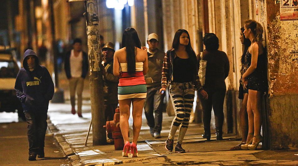 LA PROSTITUCIÓN, ESCLAVITUD Y TRATA CON FINES DE EXPLOTACIÓN SEXUAL
